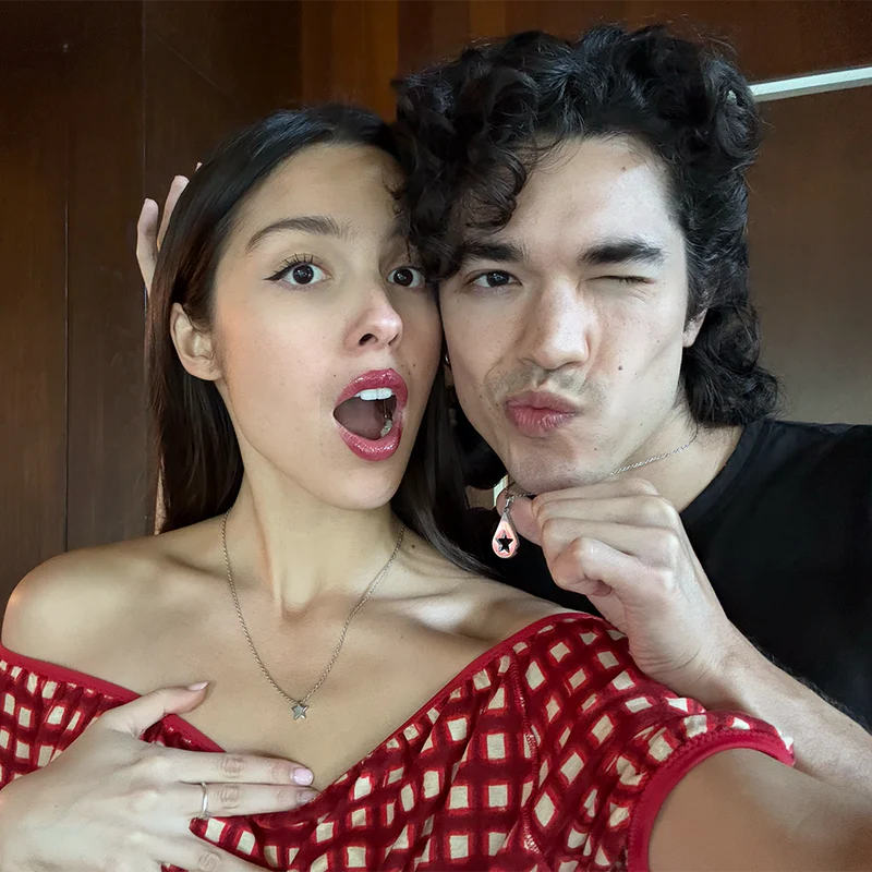 Conan Gray - Olivia Rodrigo x Conan Gray Friendship Necklace Set